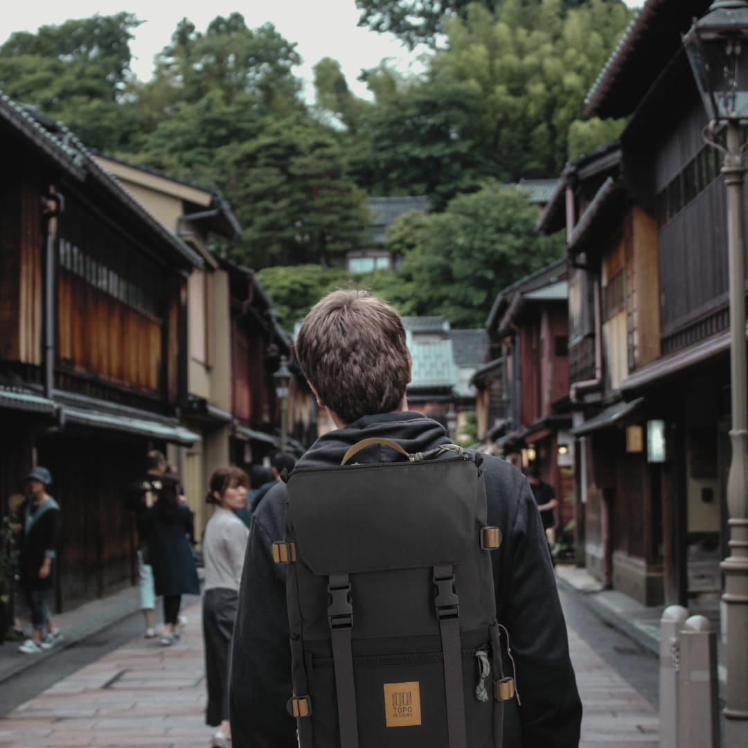 Topo Designs Rover Pack Classic Black/Neutral, timeless backpack with great functionalities Topo Designs Rover Pack Classic Black/Neutral, timeless backpack with great functionalities