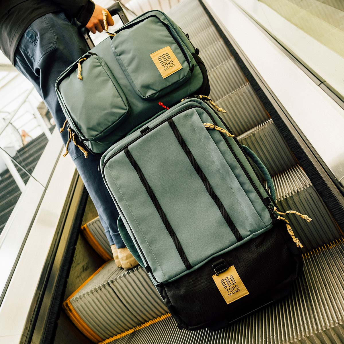 Topo Designs Global Travel Bag Roller Sea Pine, built to travel as easy as possible