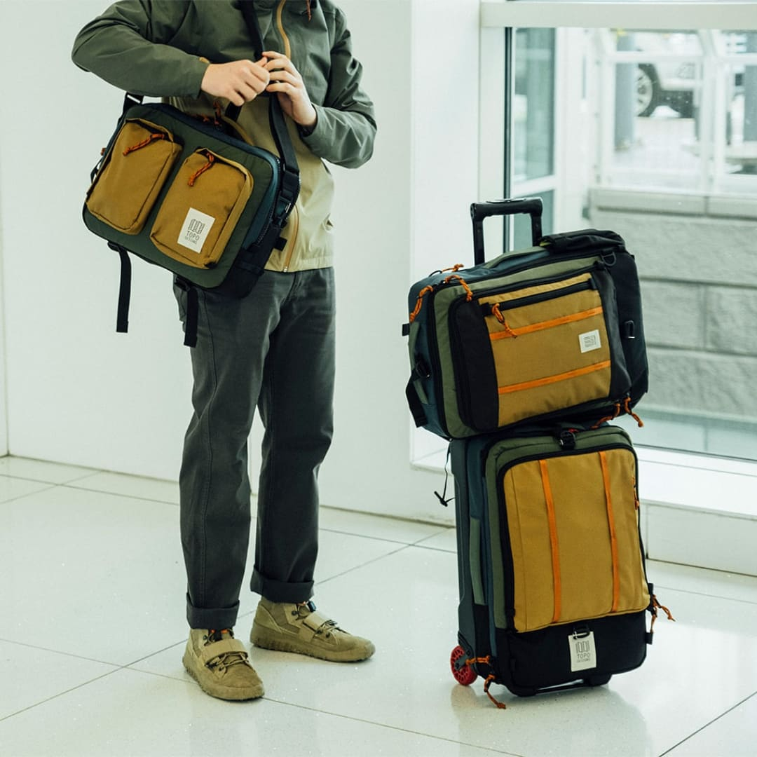 Topo Designs Global Briefcase Stone Blue/Forest, the perfect bag for on the way