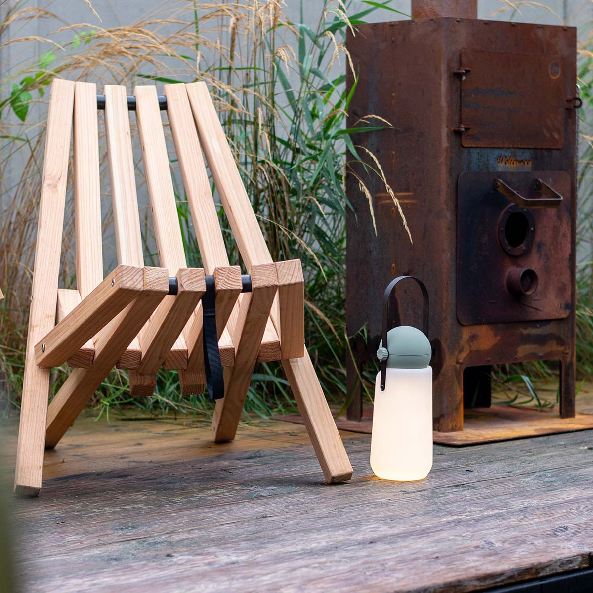 Weltevree Fieldchair, made entirely of untreated larch wood