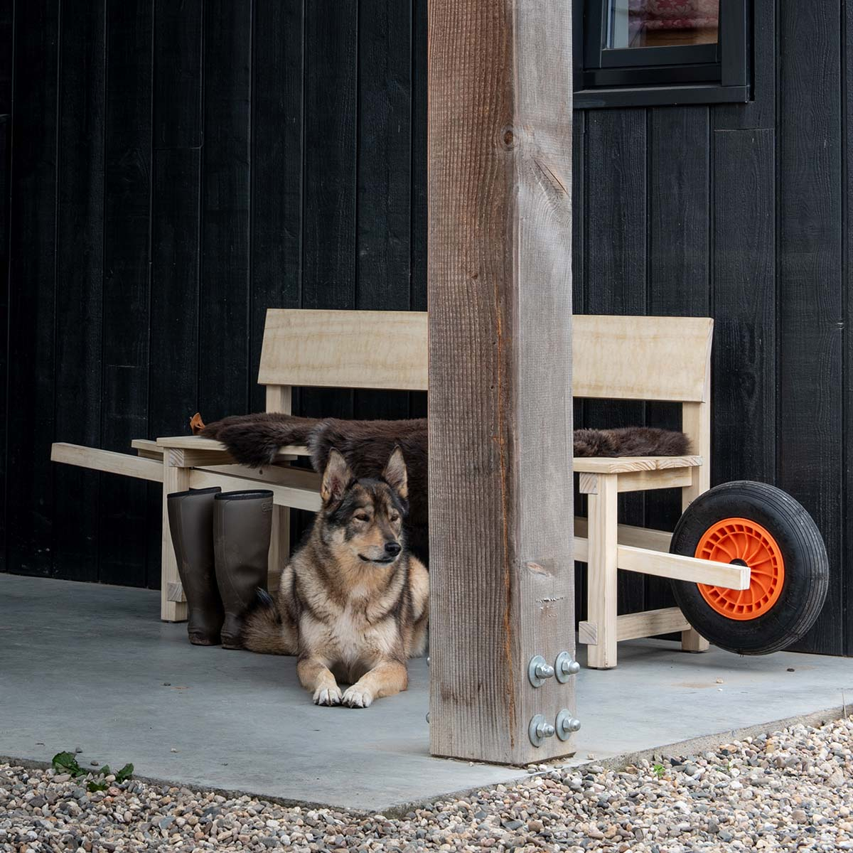 Weltevree Wheelbench, made entirely of untreated oak wood