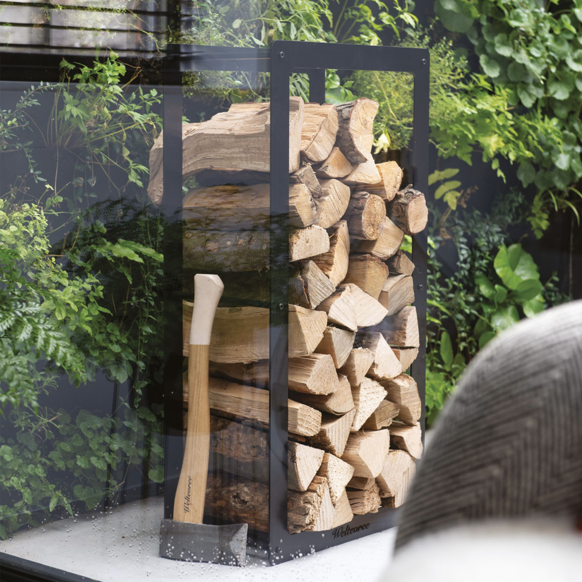 Weltevree Woodstock Frame, can be easily filled by stacking logs inside the frame